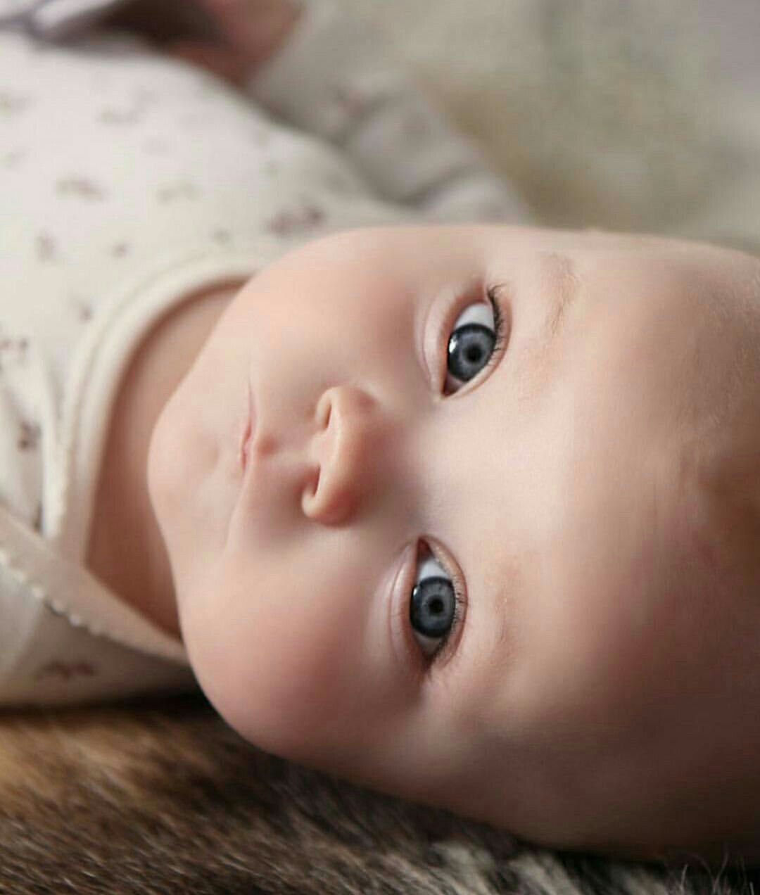 gray eyes baby
